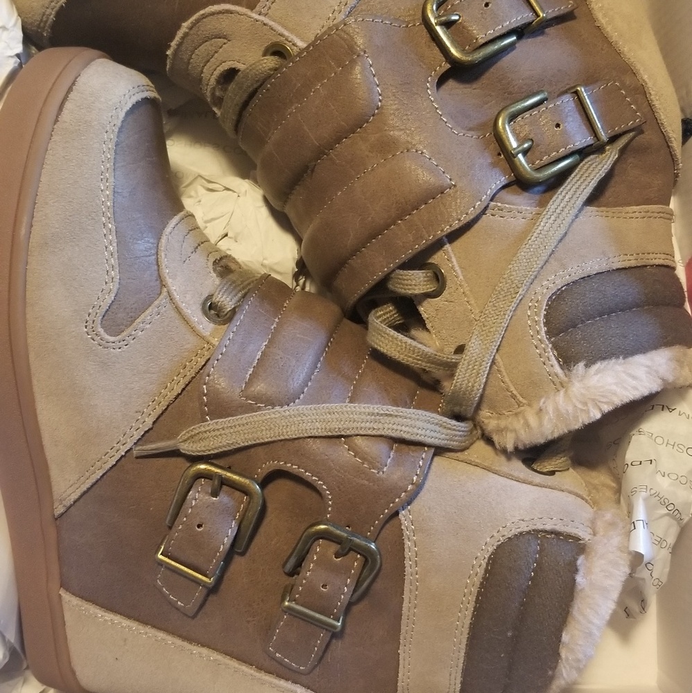 Aldo Wedge boots NWT